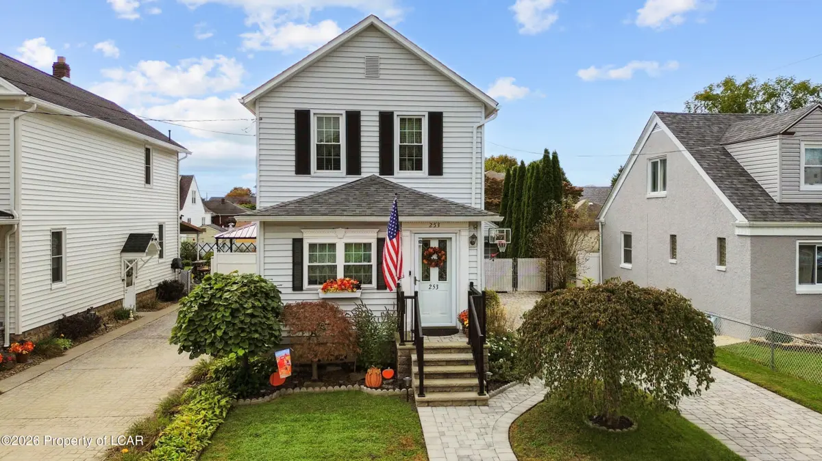 253 Sullivan Street, Exeter - 3 bed - 2 bath - 1,850 SF