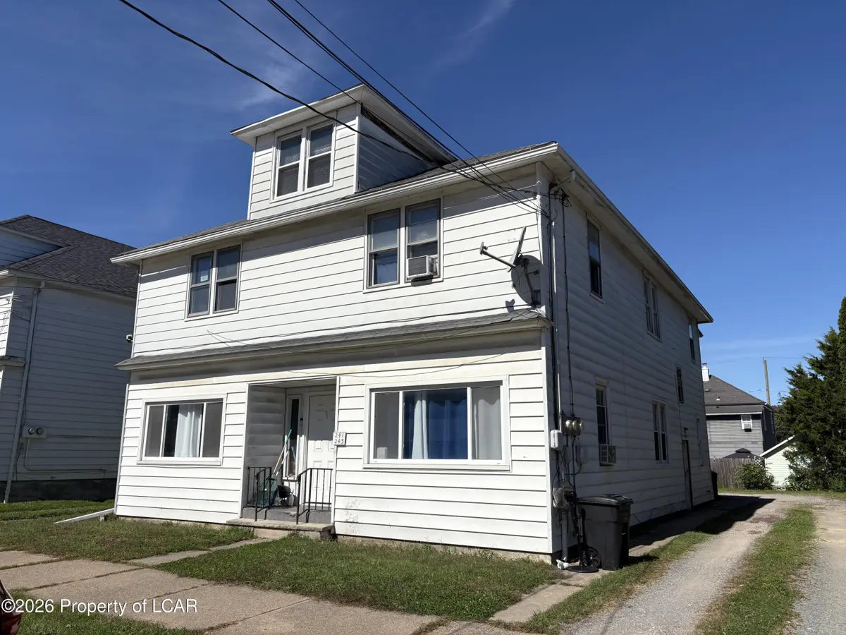 241 Lyndwood Avenue, Hanover - 1 bed - 1 bath - 900 SF