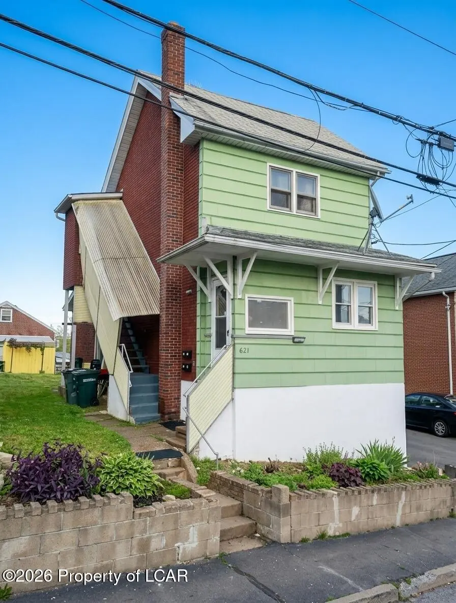 261 Seybert Street, Hazleton - 2,380 SF