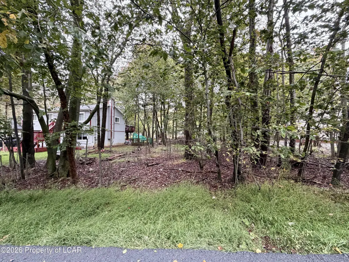 5328 Ledgewood Drive, Tobyhanna