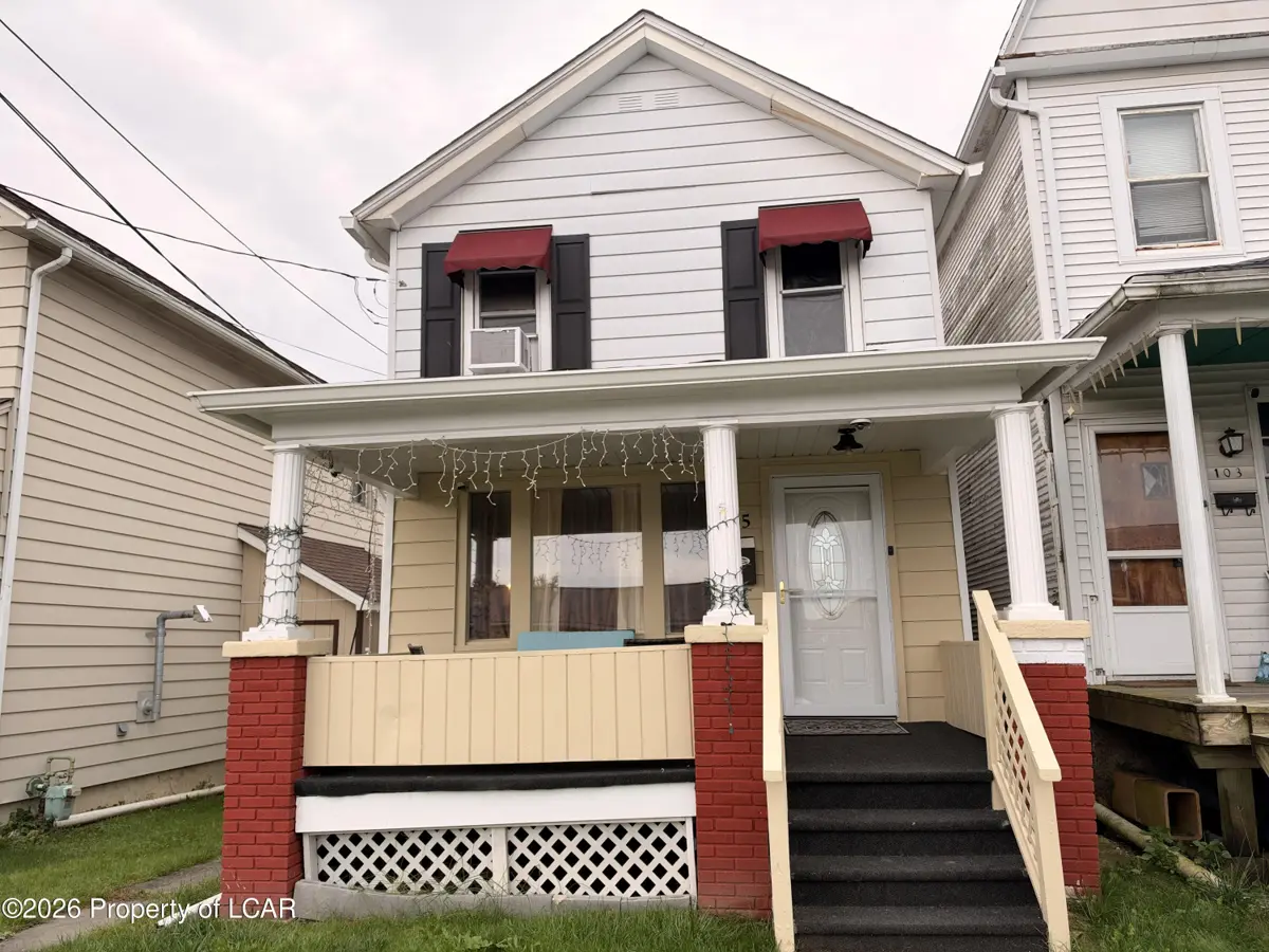 105 E Liberty Street, Hanover Township - 3 bed - 2 bath - 1,462 SF