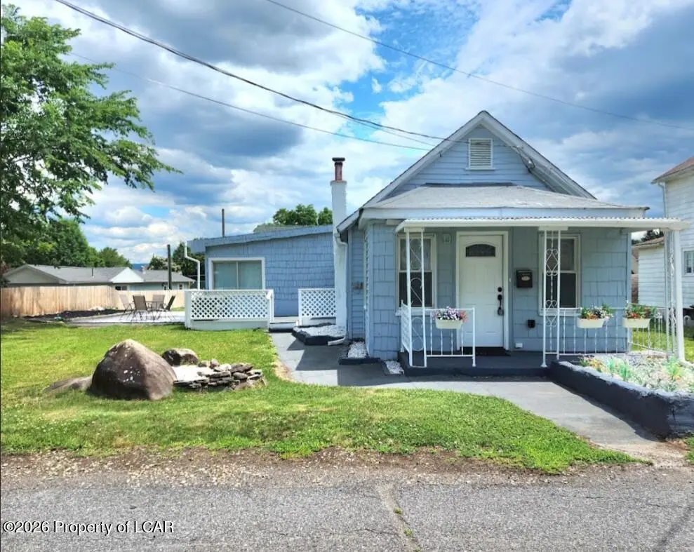 6 Rowlands Lane, Wyoming - 3 bed - 1 bath - 1,382 SF