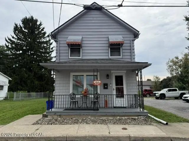 39 Laurel Street, Edwardsville - 3 bed - 2 bath - 1,292 SF