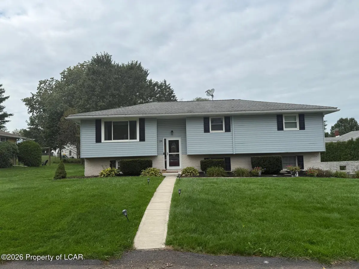 24 Edge Trail, Sugarloaf - 3 bed - 3 bath - 2,439 SF