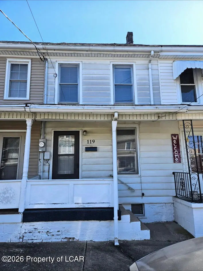 119 S Poplar Street, Mount Carmel - 2 bed - 1 bath - 1,008 SF