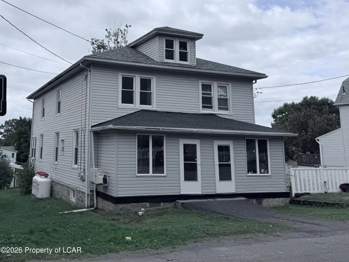182 Alvin, Freeland - 2,392 SF
