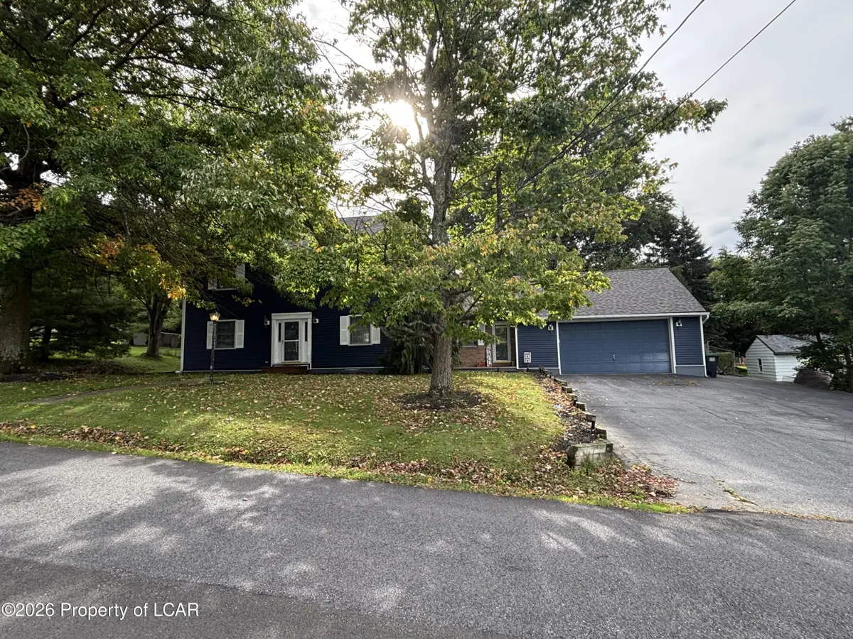 7 Orchard Lane, Sugarloaf - 3 bed - 2 bath - 2,477 SF