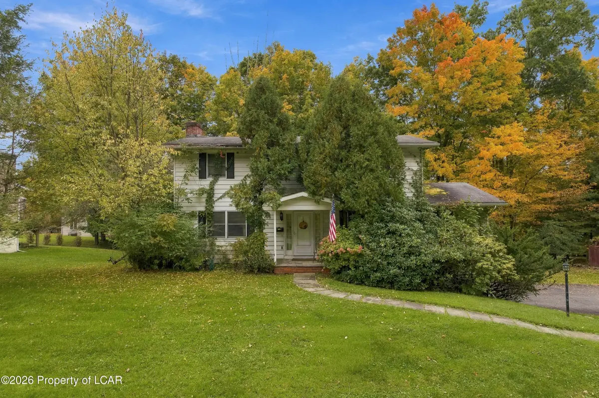 117 Sturbridge Road, Clarks Summit - 4 bed - 3 bath - 2,616 SF