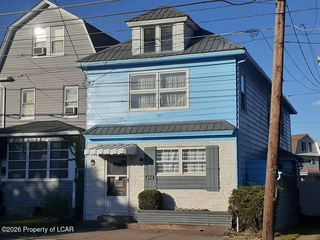 243 West End Road, Hanover Township - 3 bed - 2 bath - 2,112 SF