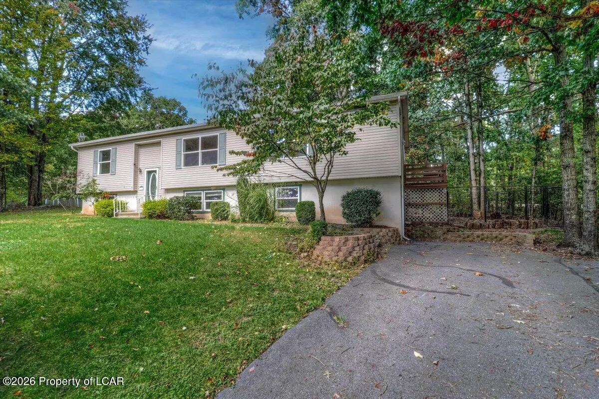 1529 Laurel Lakes Drive, Mountain Top - 4 bed - 3 bath - 2,822 SF
