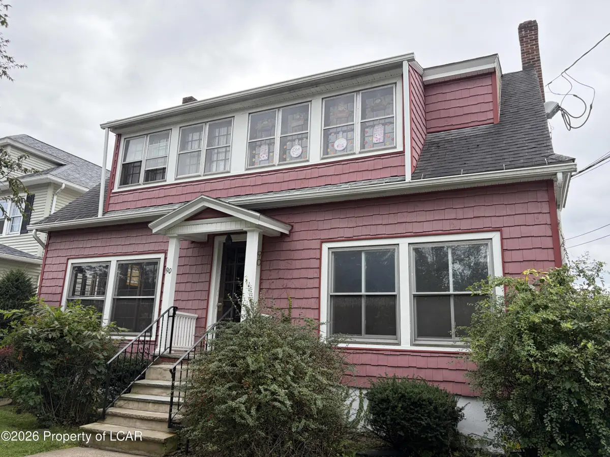90 Oak First floor/right, Forty Fort - 2 bed - 1 bath - 1,200 SF