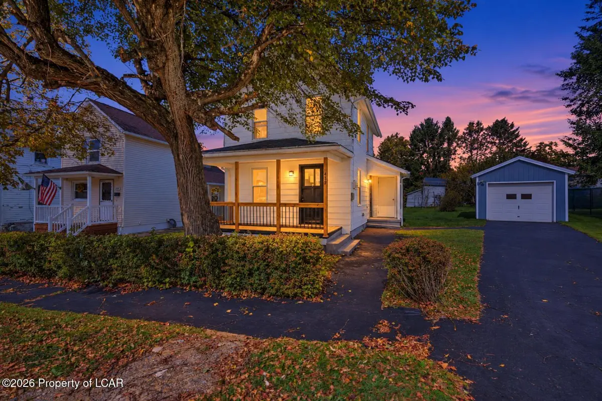 439 Hudson Street, Jermyn - 2 bed - 1 bath - 780 SF