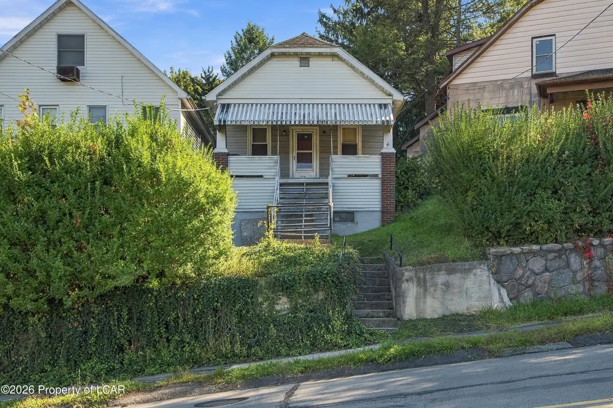 1917 1/2 Cedar Avenue, Scranton - 4 bed - 2 bath - 1,268 SF