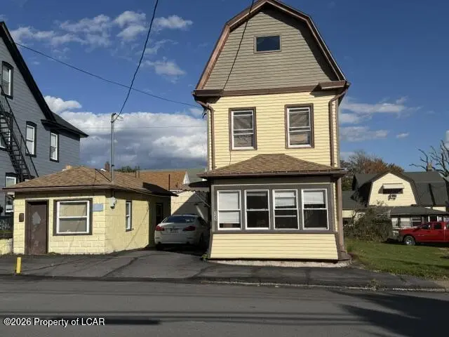 525 Washington Street, Freeland - 4 bed - 2 bath - 1,758 SF