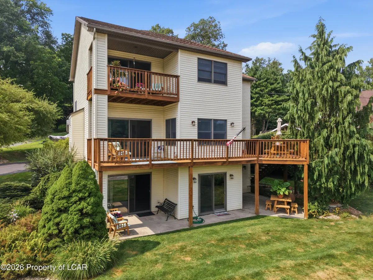 3 Grandview Avenue, Harveys Lake - 3 bed - 4 bath - 2,991 SF
