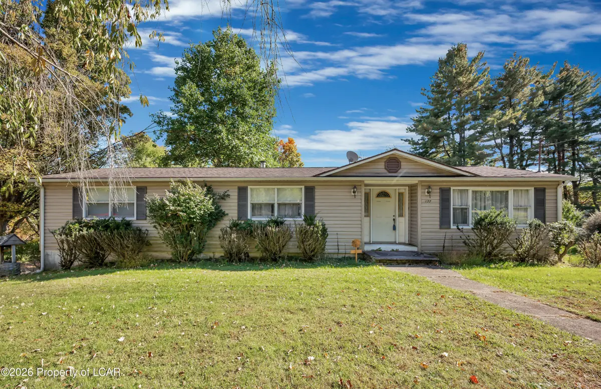 177 Country Club Road, Dallas - 4 bed - 2 bath - 1,345 SF