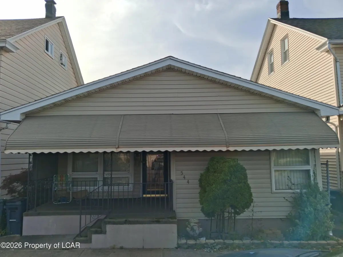 544 S Poplar Street, Hazleton - 4 bed - 2 bath - 1,982 SF