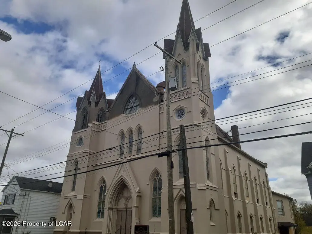 236 W Main Street, Plymouth - 2 bath - 18,042 SF