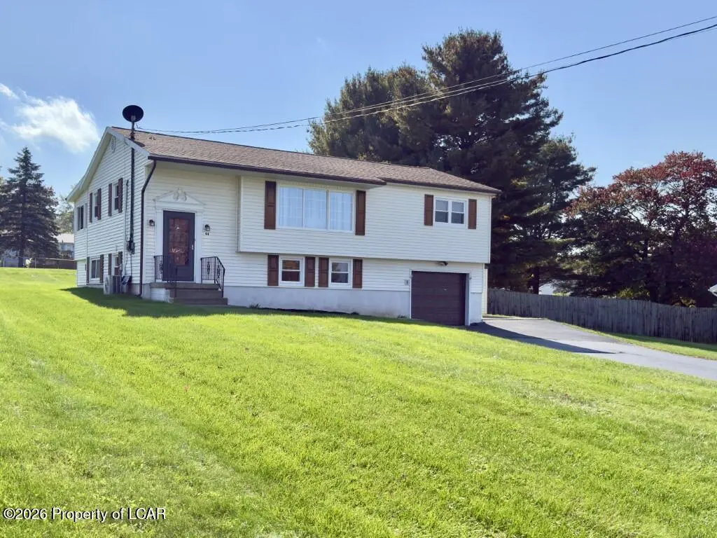 44 Red Maple Avenue, Mountain Top - 3 bed - 2 bath - 1,993 SF