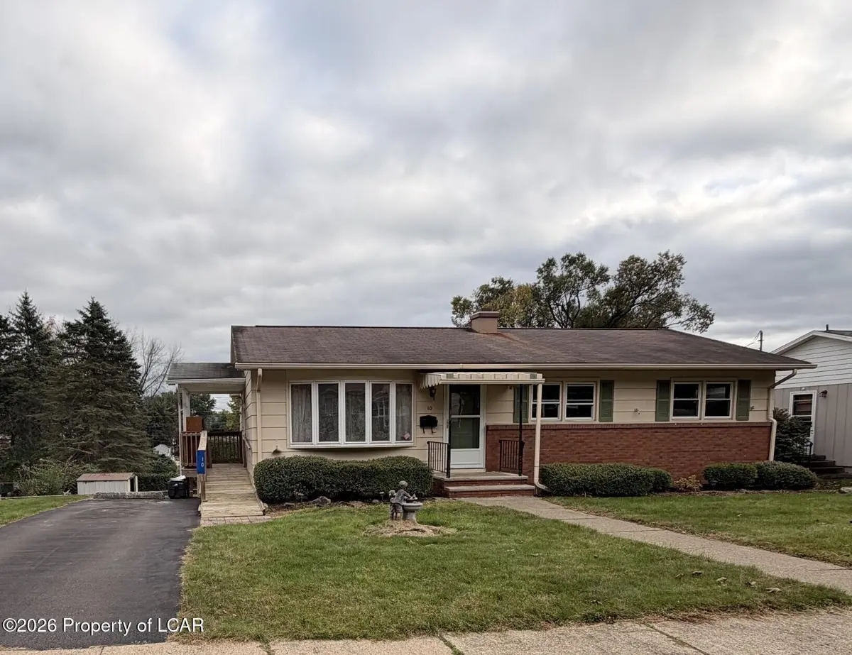 10 Valley View Drive, Swoyersville - 3 bed - 2 bath - 1,092 SF