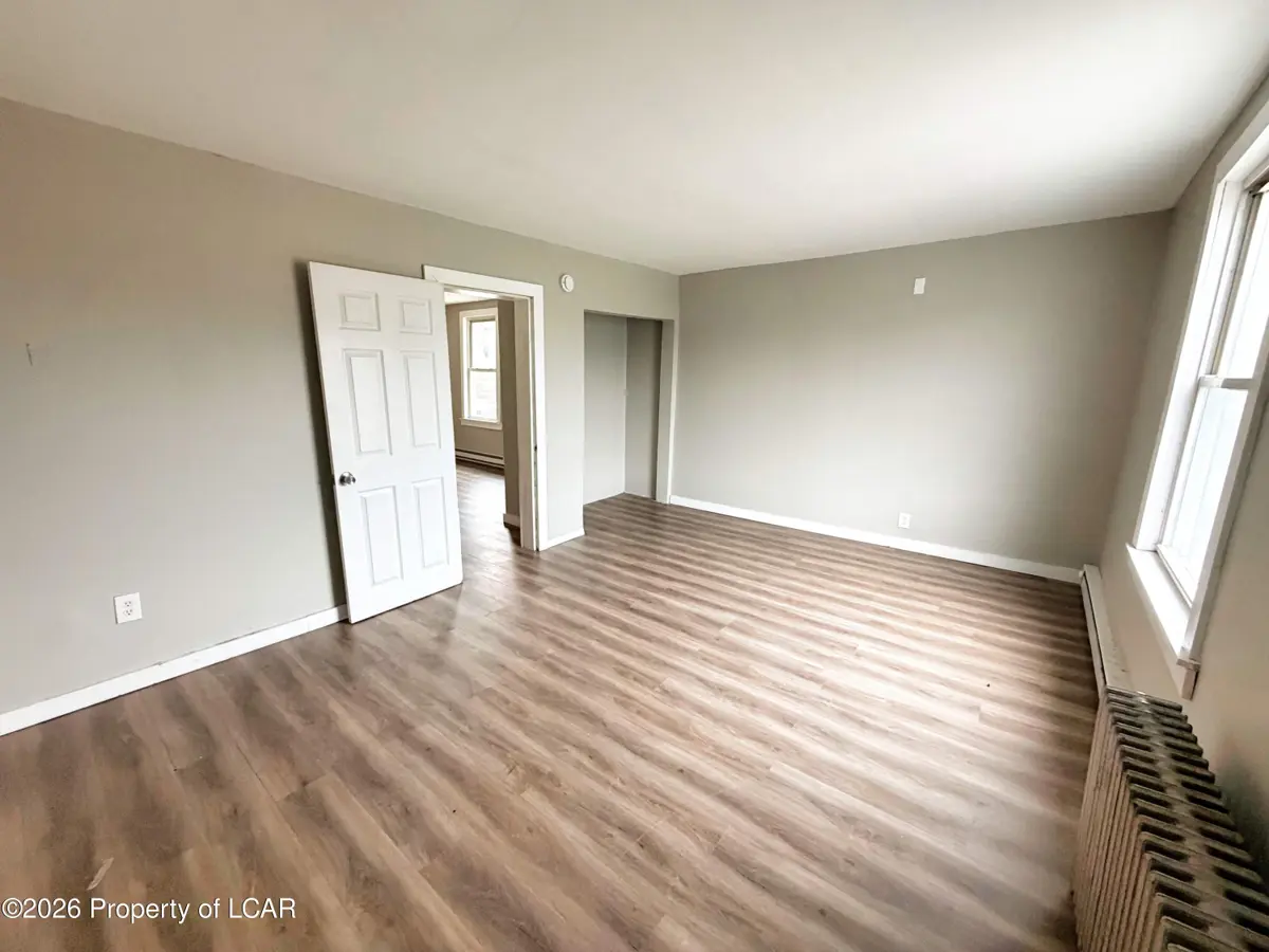 1822 Luzerne Street 2nd Fl, Scranton - 3 bed - 2 bath - 1,150 SF