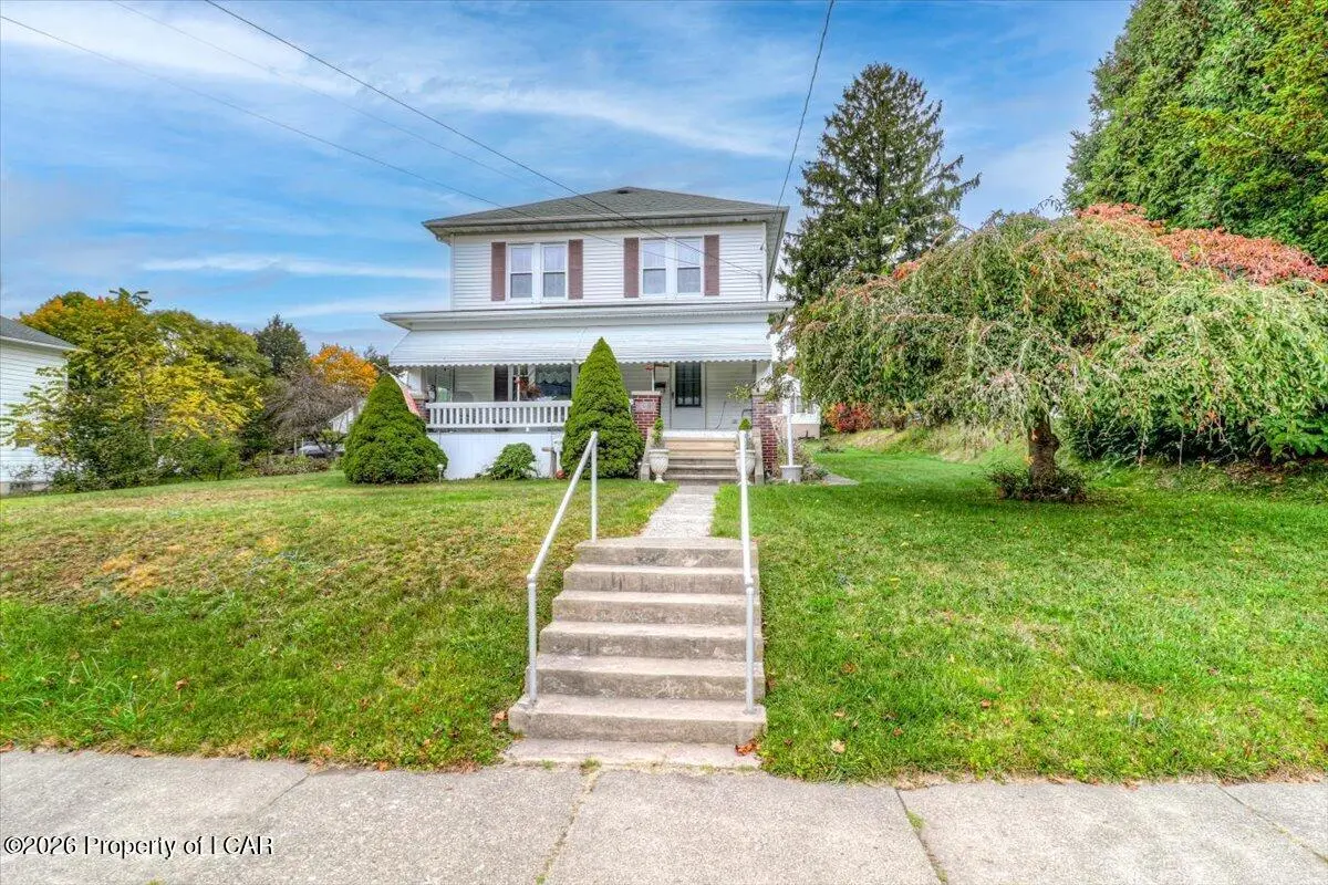 629 E Main Street, Weatherly - 4 bed - 1 bath - 1,553 SF