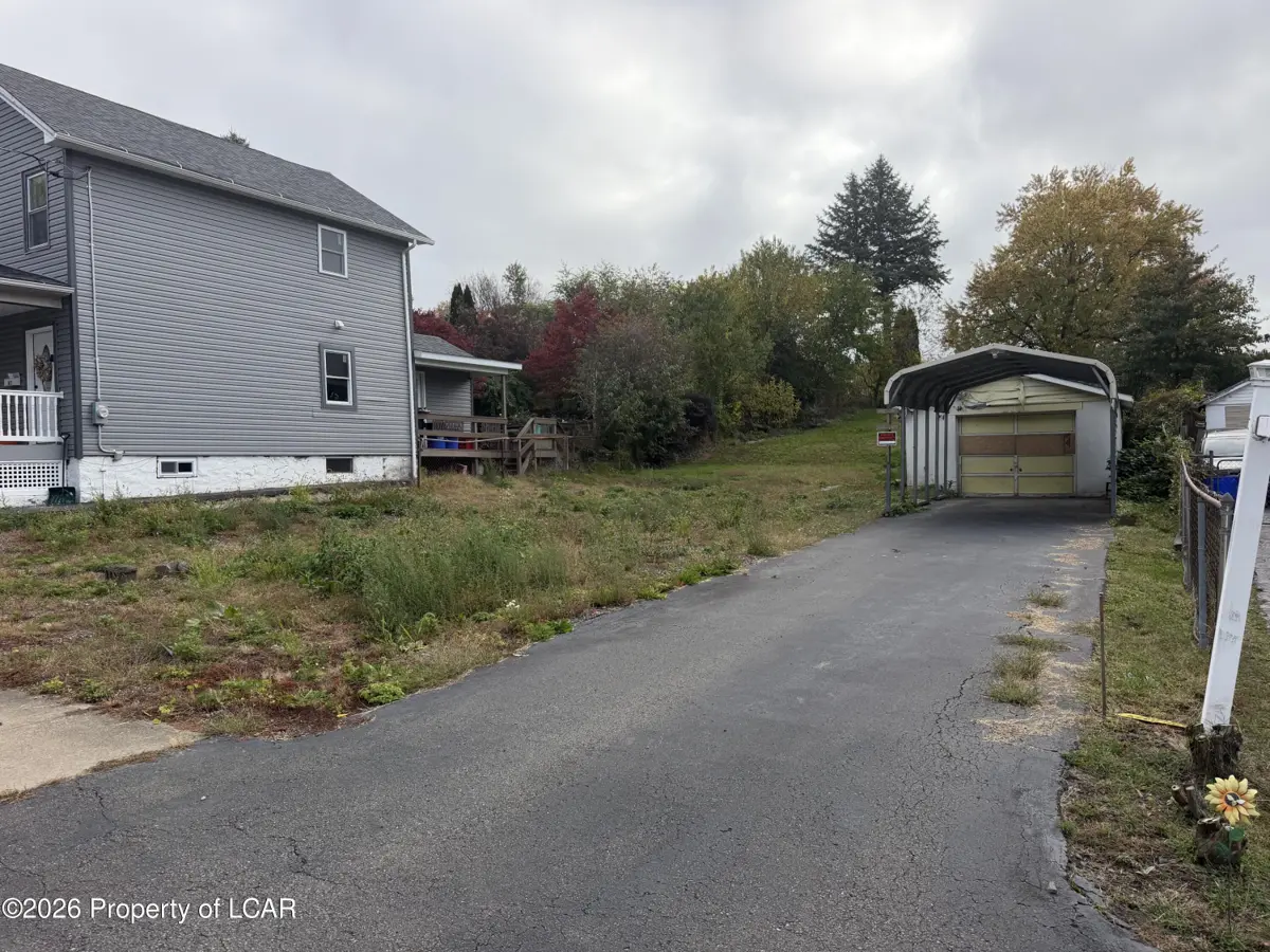 319 N 17th Avenue, Scranton