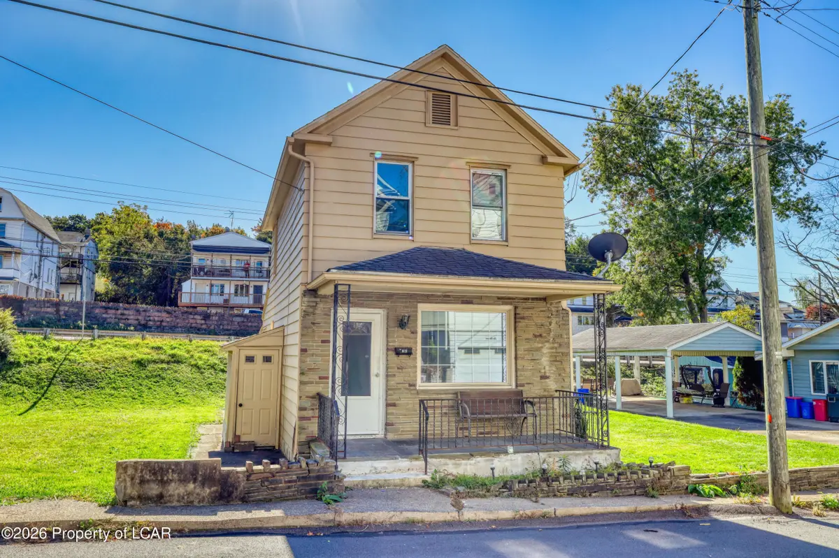 210 Laurel Street, Wilkes-Barre - 2 bed - 1 bath - 982 SF