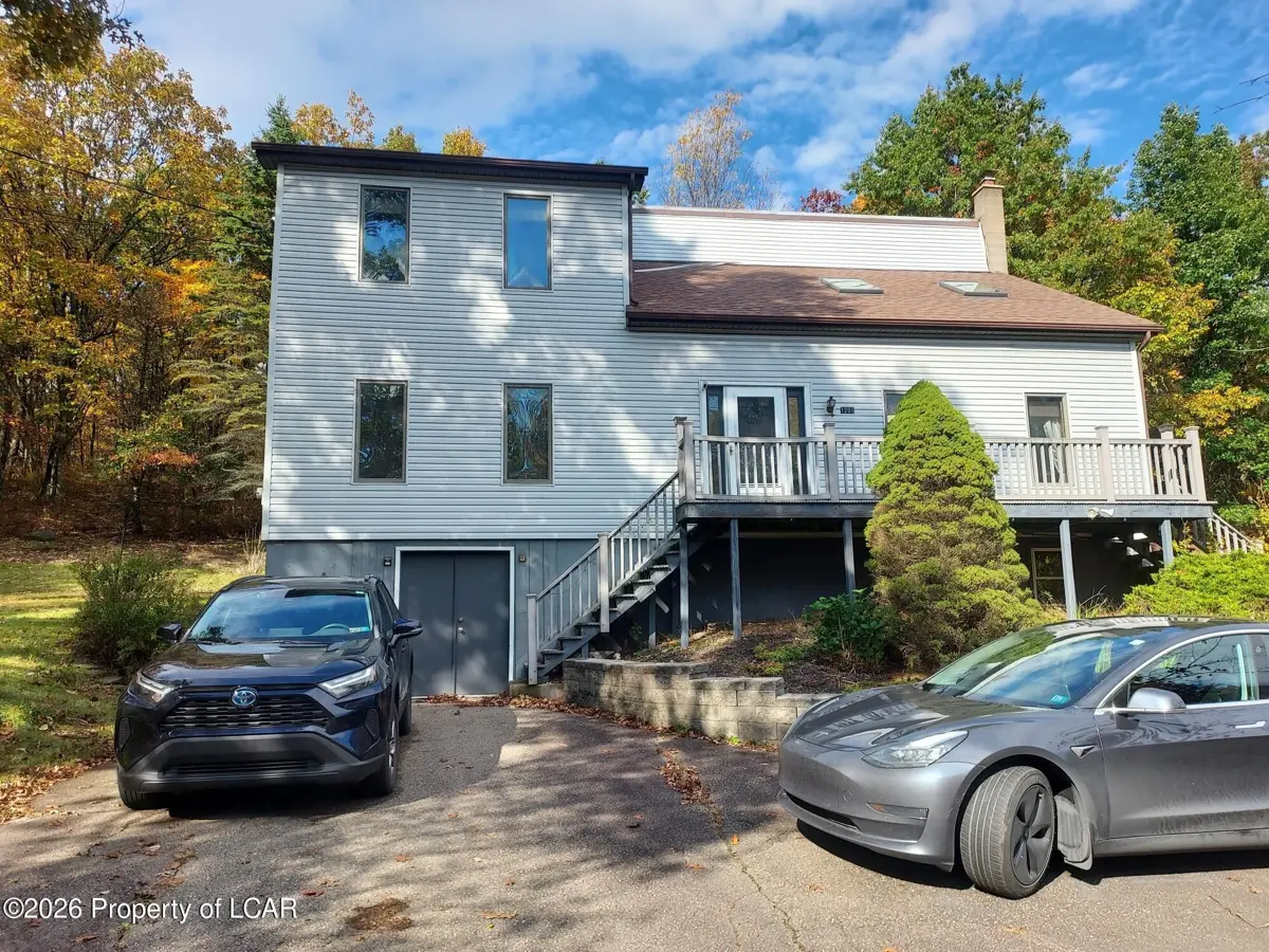 1295 E Diamond Avenue, Hazle Township - 3 bed - 3 bath - 2,140 SF
