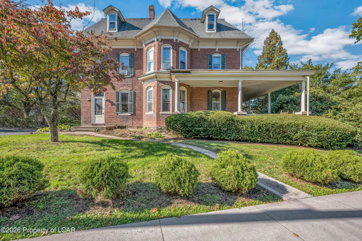 330 Main Street, Conyngham - 6 bed - 3 bath - 2,573 SF