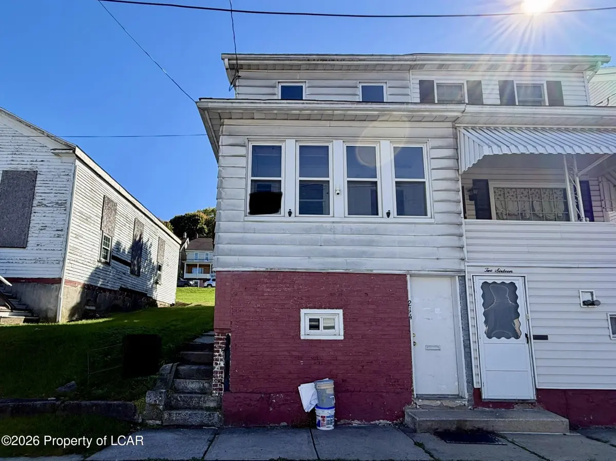 214 W Abbott Street, Lansford - 3 bed - 1 bath - 1,218 SF