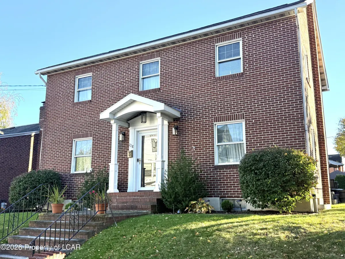 228 E Elm Street, Hazleton - 4 bed - 2 bath - 1,664 SF