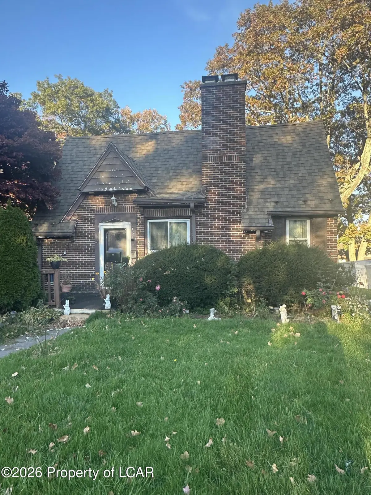 1007 E Broad Street, Hazleton - 3 bed - 2 bath - 1,683.5 SF