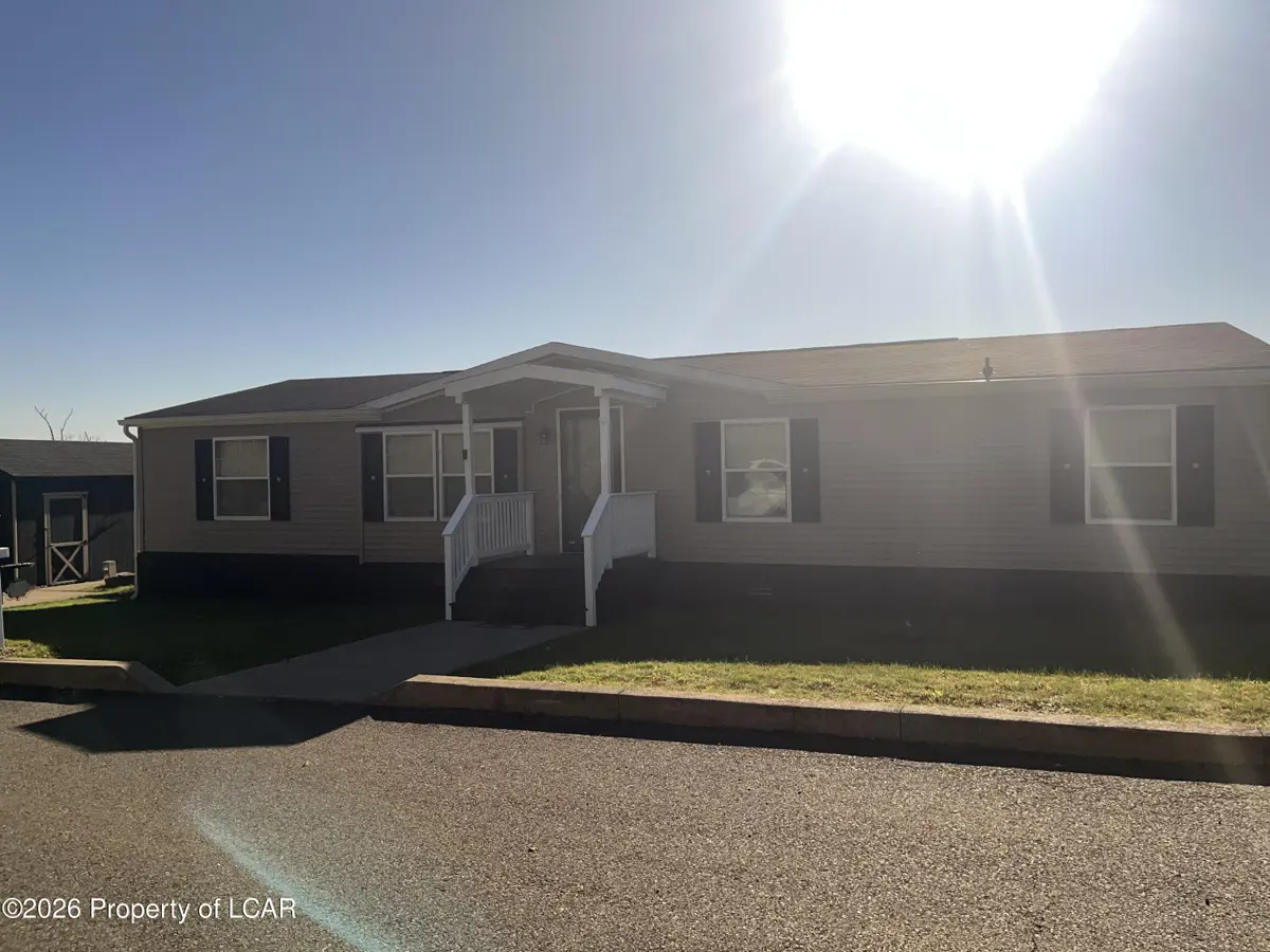 504 Hummingbird Drive, Shavertown - 3 bed - 2 bath - 1,556 SF