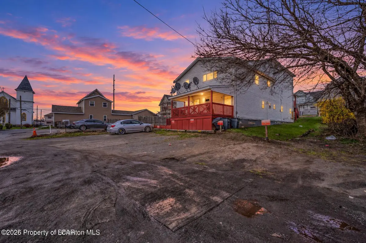 1418 N Main Avenue, Scranton - 2 bed - 1 bath - 775 SF