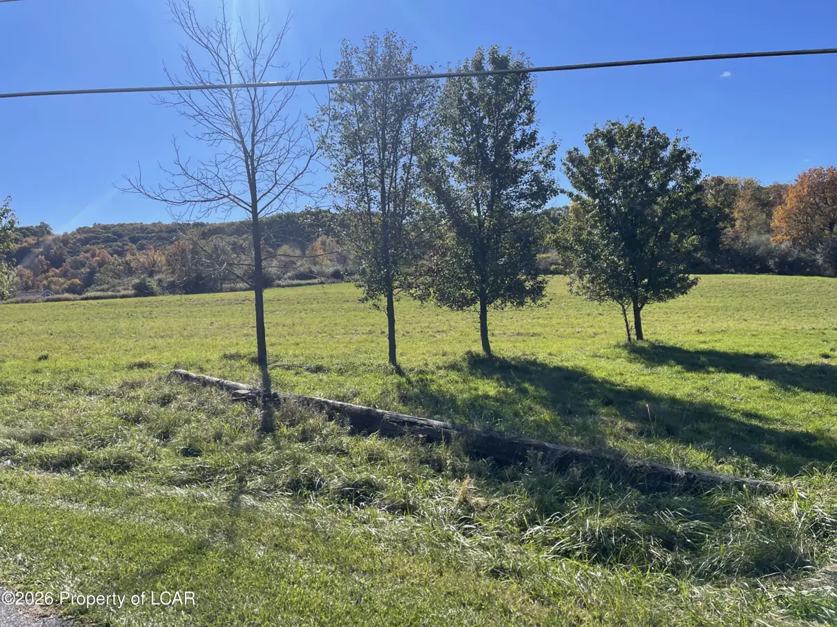 3.678 Dagostin Road, Sugarloaf