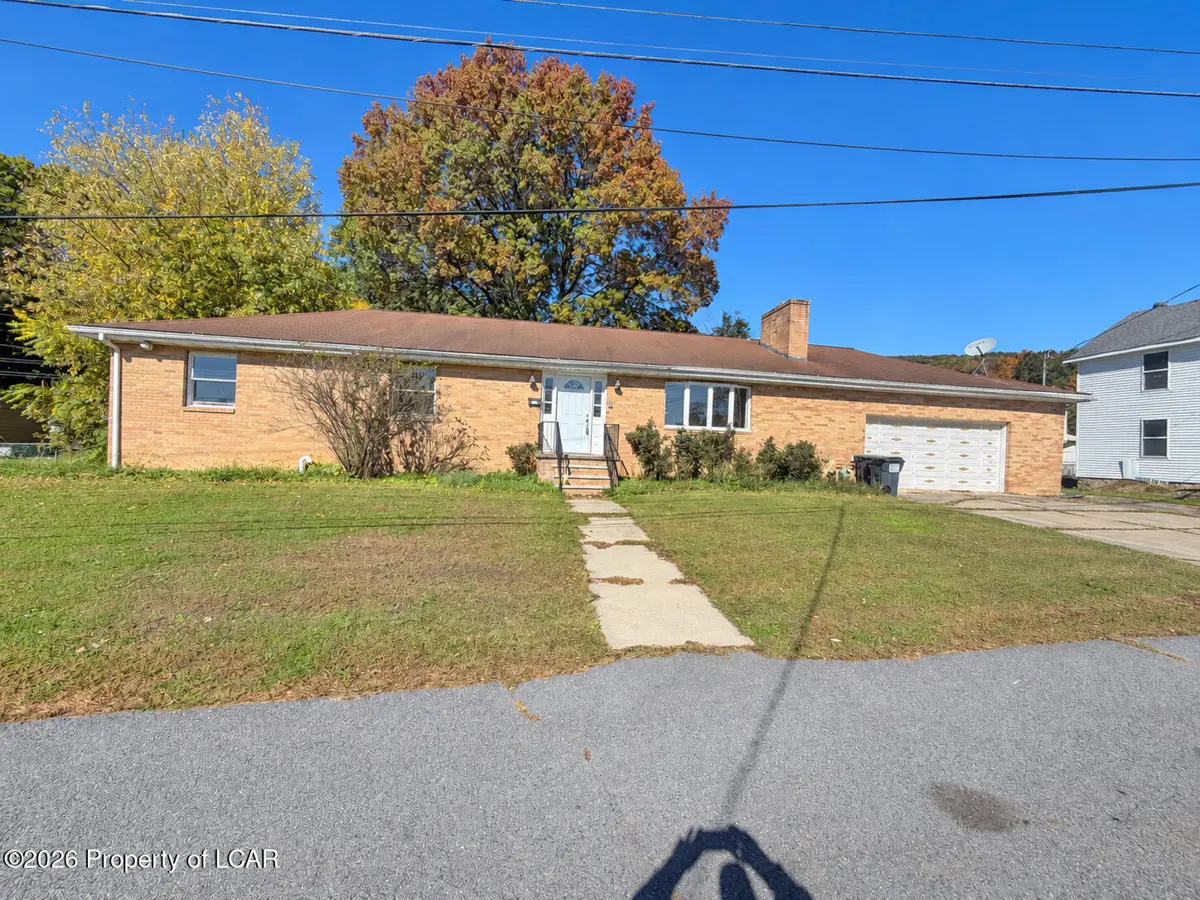 5 Rowlands Lane, West Wyoming - 3 bed - 3 bath - 3,079 SF