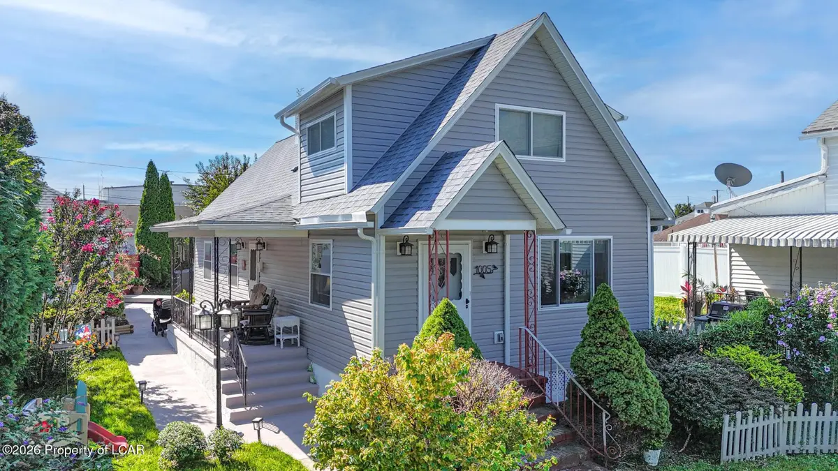 1005 Wyoming Avenue, Exeter - 3 bed - 2 bath - 1,632 SF