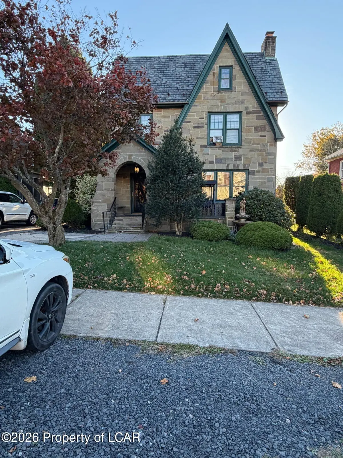 1112 E Broad Street, Hazleton - 4 bed - 3 bath - 2,850 SF