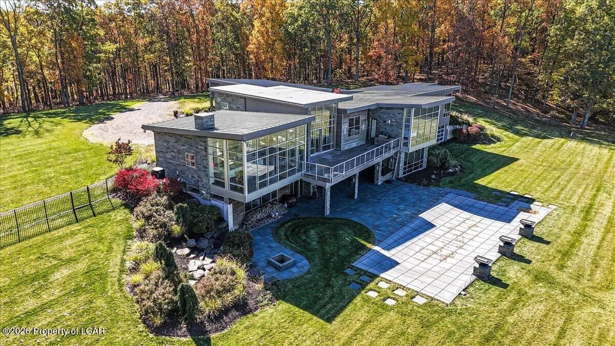 71 Star Mor Lane, Hazleton - 4 bed - 10 bath - 10,000 SF