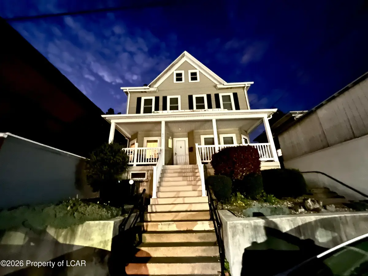 601 W Maple Street, Hazleton - 5 bed - 2 bath - 2,132 SF