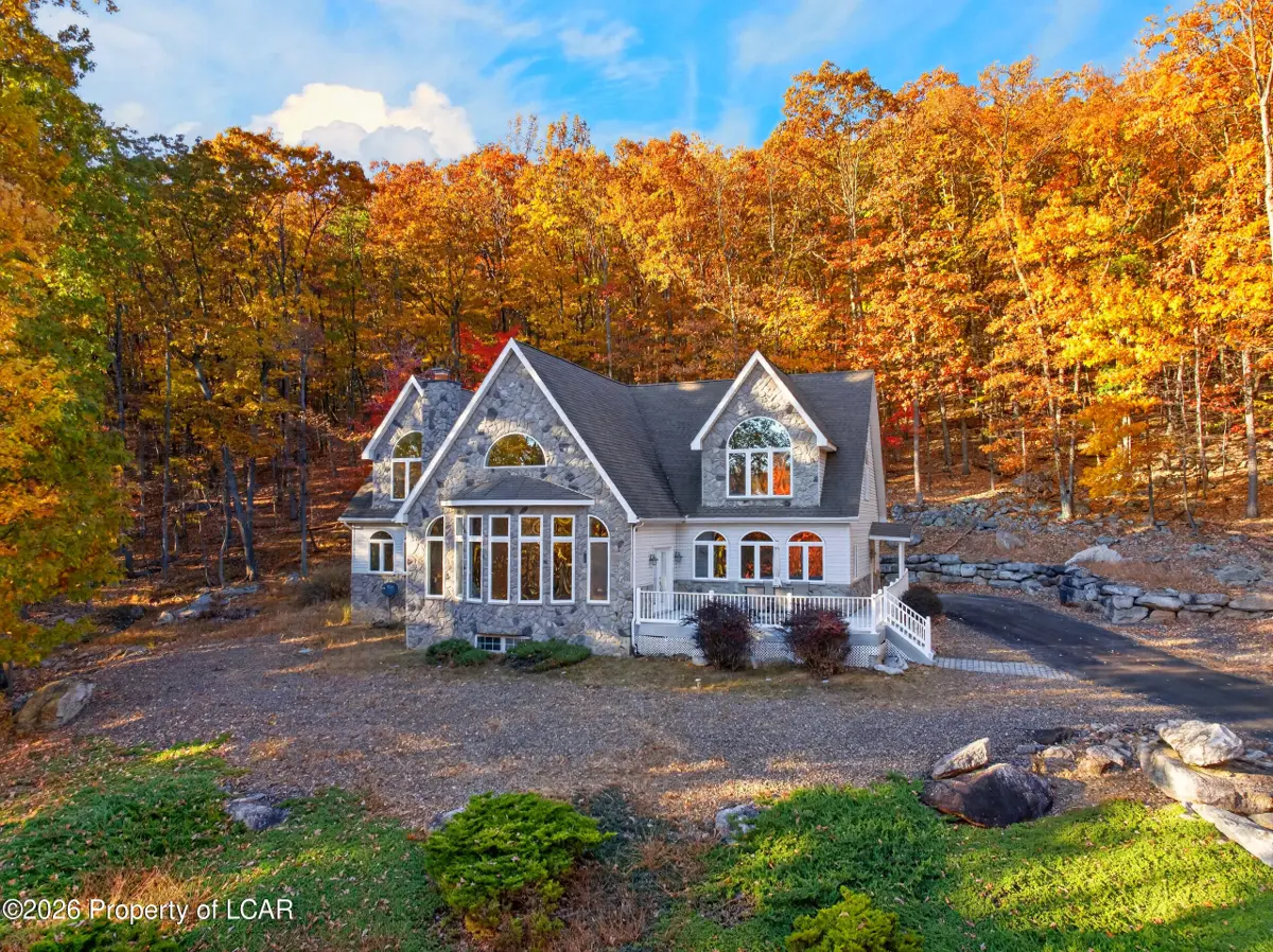 8 Kickapoo Drive, Hazle Township - 4 bed - 4 bath - 5,320 SF