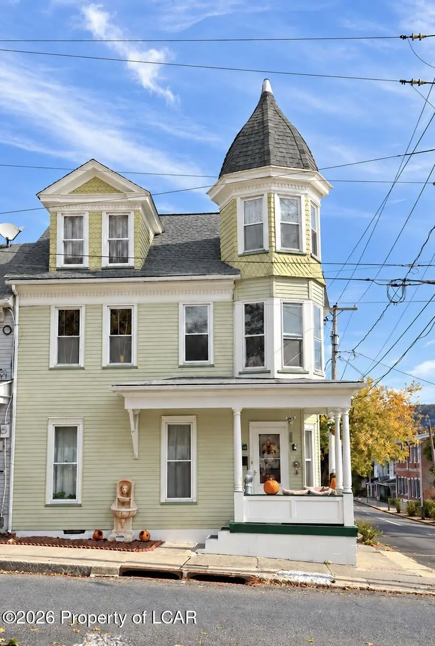 201 N Lehigh Street, Tamaqua - 5 bed - 2 bath - 2,775 SF